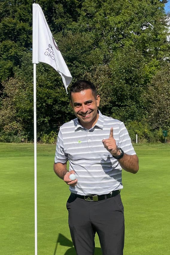 Alex Rashid efter hans hole in one på hul 14 i gyttegård golf klub
